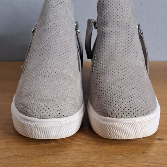 Steve Madden Women 9.5 Caliber Wedge Ankle Sneaker Gray Bootie Leather - Picture 2 of 11